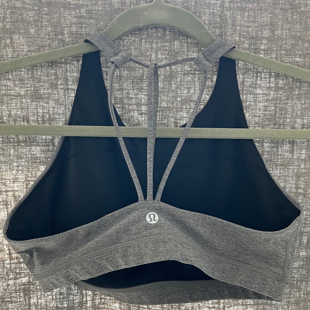 Lululemon sports bra